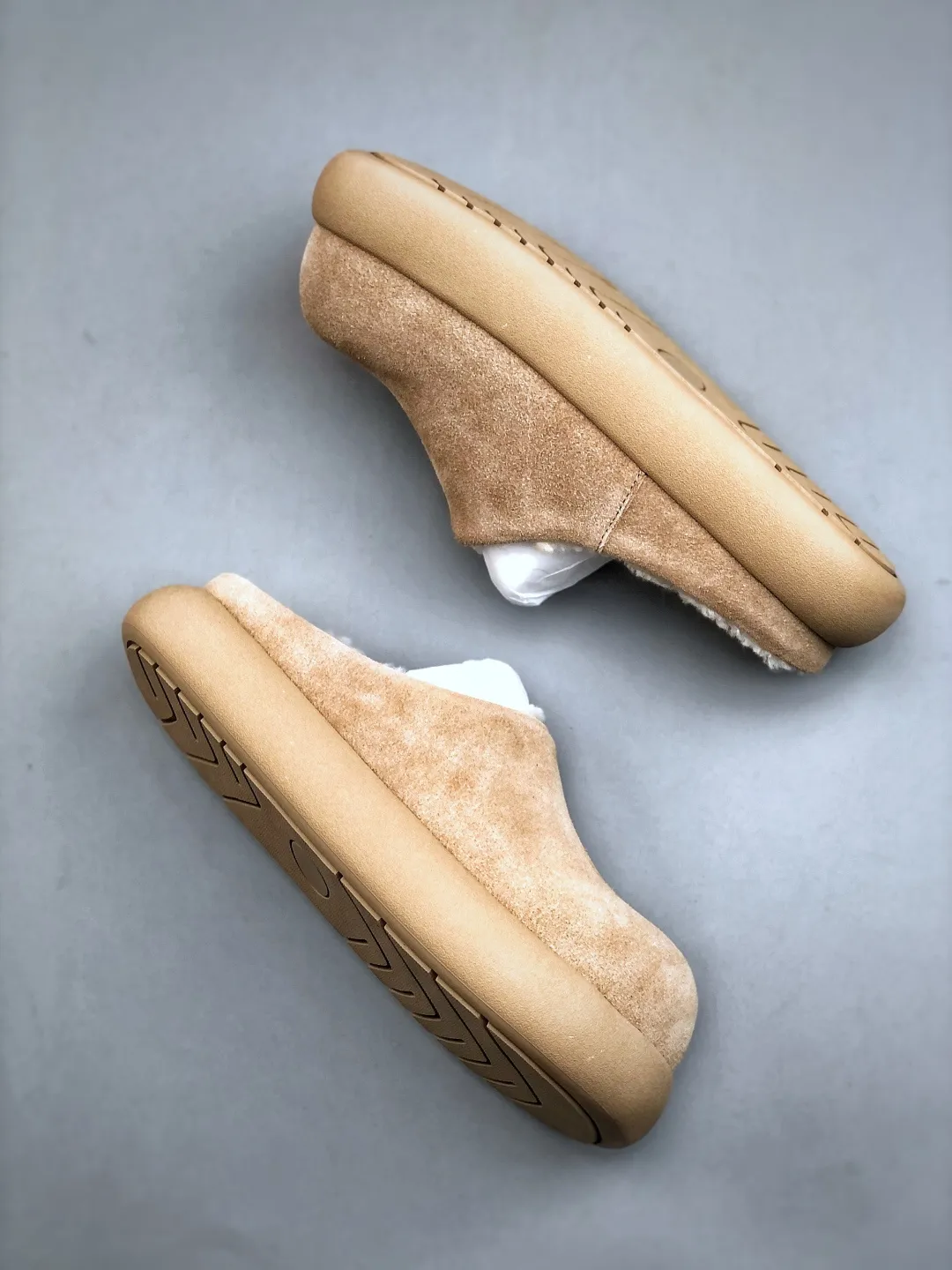 Local self-pickup 💰480 supports store release, the latest official revision and new style! The platform is exclusively for foreign trade UGG Tasman GTX winter neutral small potato snow shoes 1172790 Produced by the ten-year-old brand shoemaking OEM production line. Pay attention to every detail. Longfeng A-grade genuine sheep fur is integrated. Completely built in accordance with the ZP process. Size: 35-40